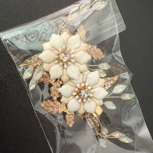 Elegant bridal Floral Hair Clip with Crystals, new